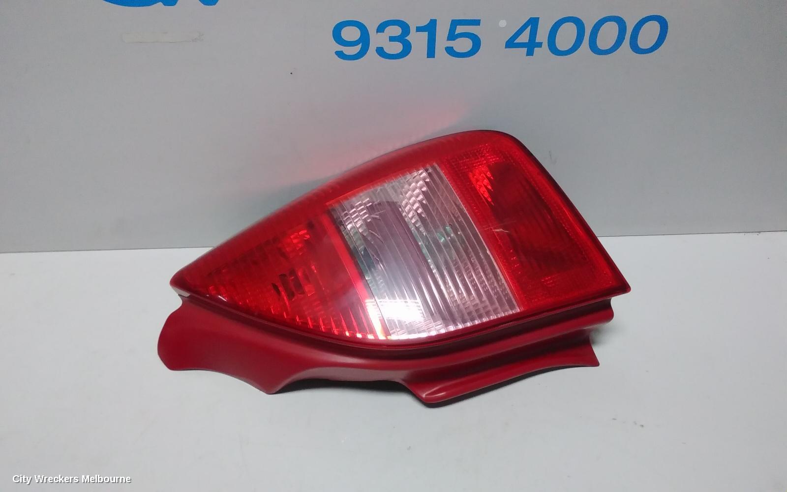 CITROEN C2 RIGHT TAILLIGHT, HATCH, PINK INDICATOR LENSE, 03/2004 - 12/2008
