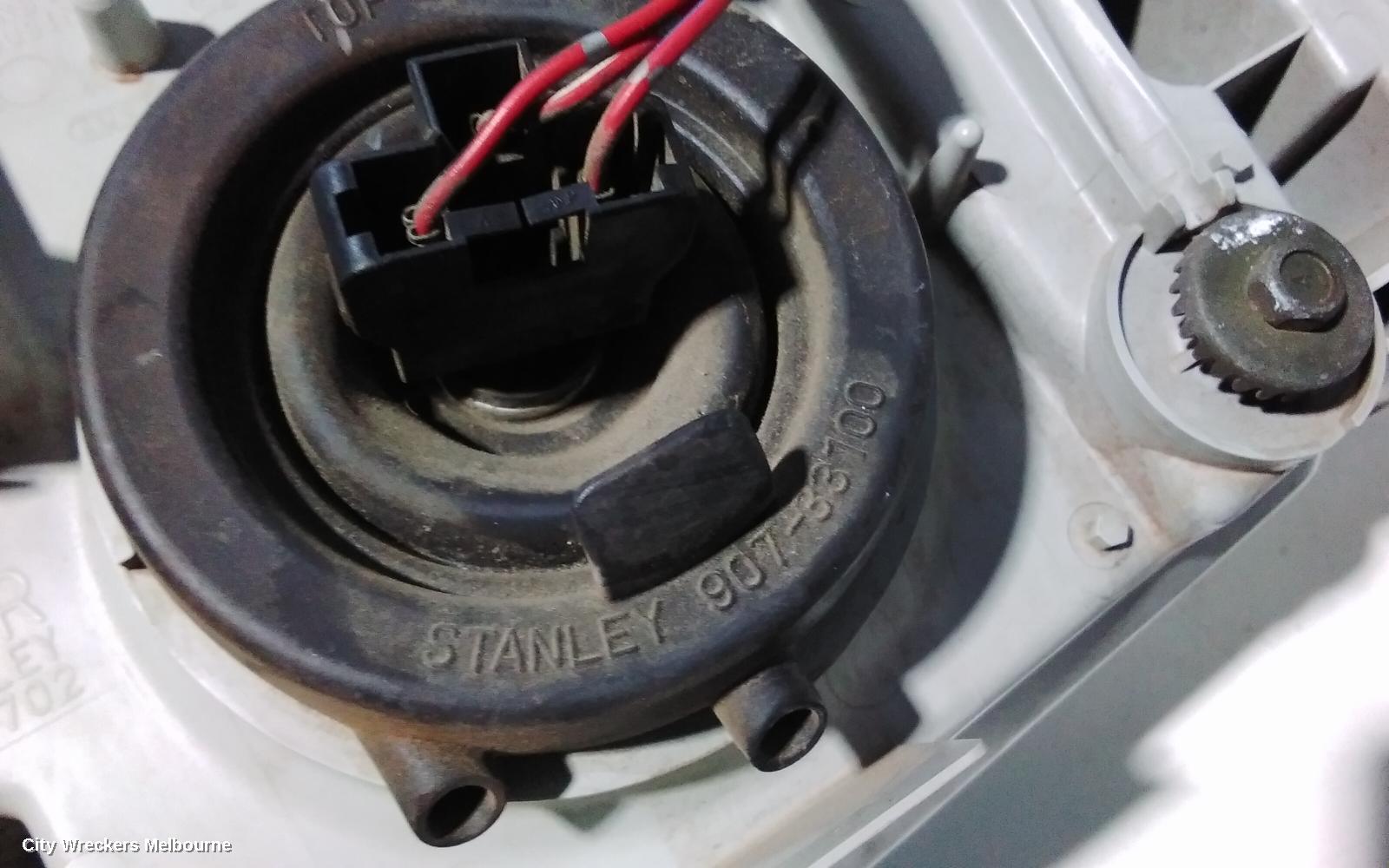 MAZDA MPV RIGHT HEADLAMP, LW, LENS # STANLEY R6899, 08/1999 - 05/2002