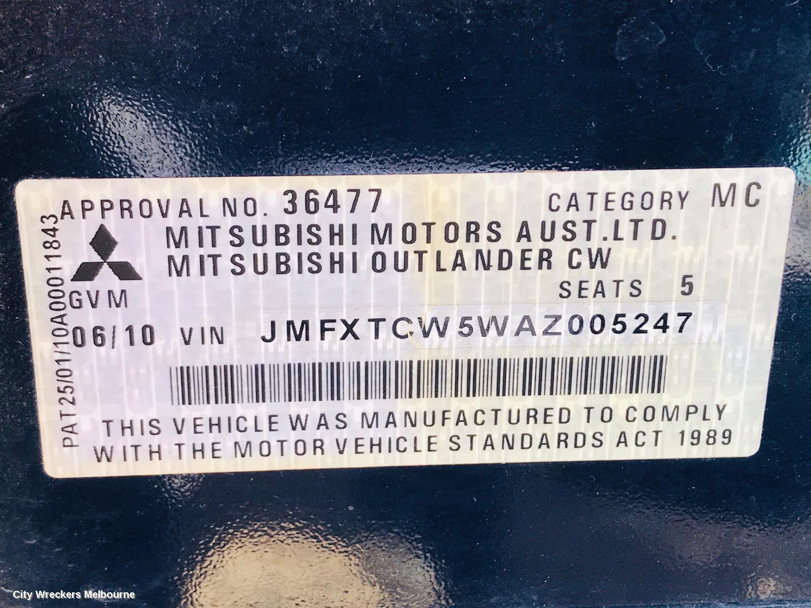 MITSUBISHI OUTLANDER RIGHT FRONT HUB ASSEMBLY, ZG-ZL, FWD/AWD, 11/2006 ONWARDS