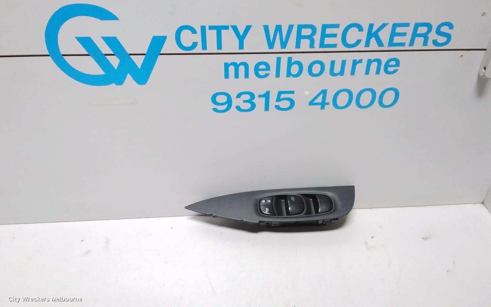 NISSAN XTRAIL PWR DR WIND SWITCH, RH FRONT (MASTER SWITCH), T32, 03/2014 ONWARDS