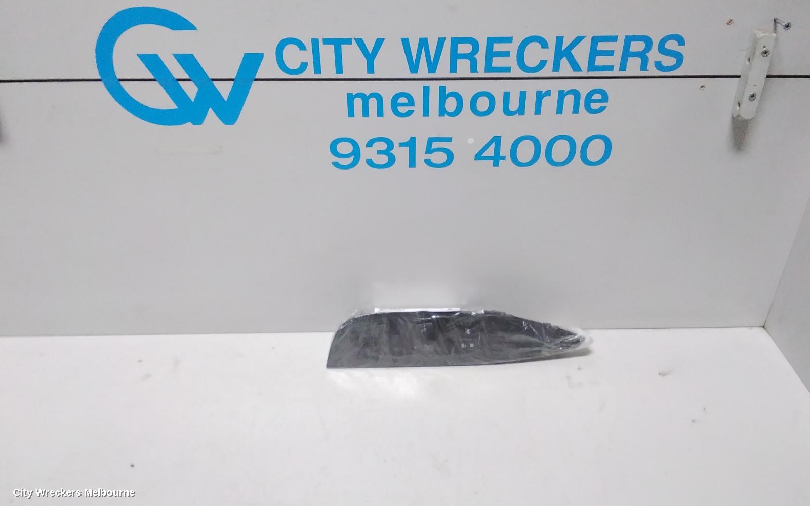 NISSAN XTRAIL PWR DR WIND SWITCH, RH FRONT (MASTER SWITCH), T32, 03/2014 ONWARDS