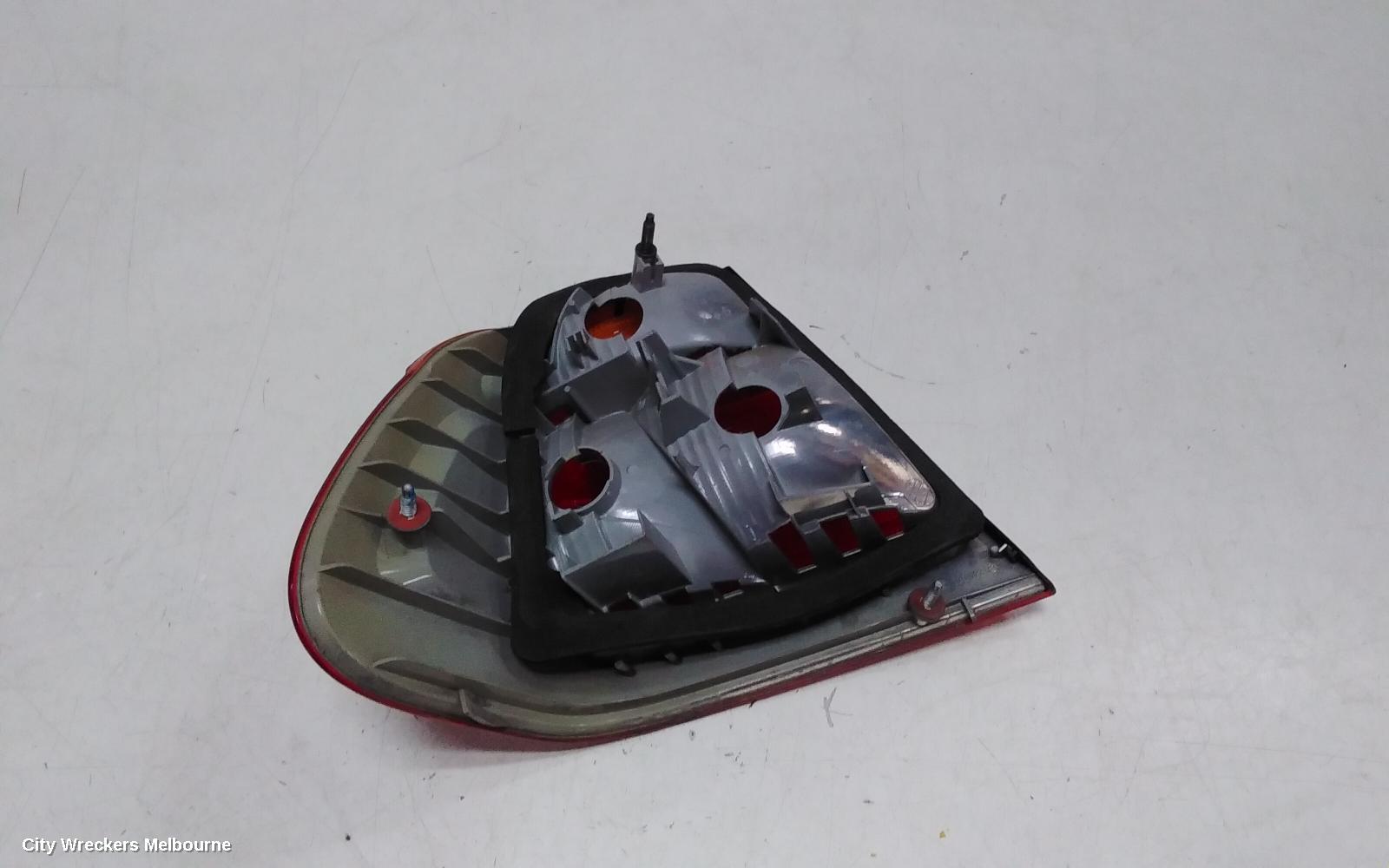 BMW 3 SERIES RIGHT TAILLIGHT, E46, SEDAN, AMBER FLASHER TYPE, 09/1998 - 09/2001