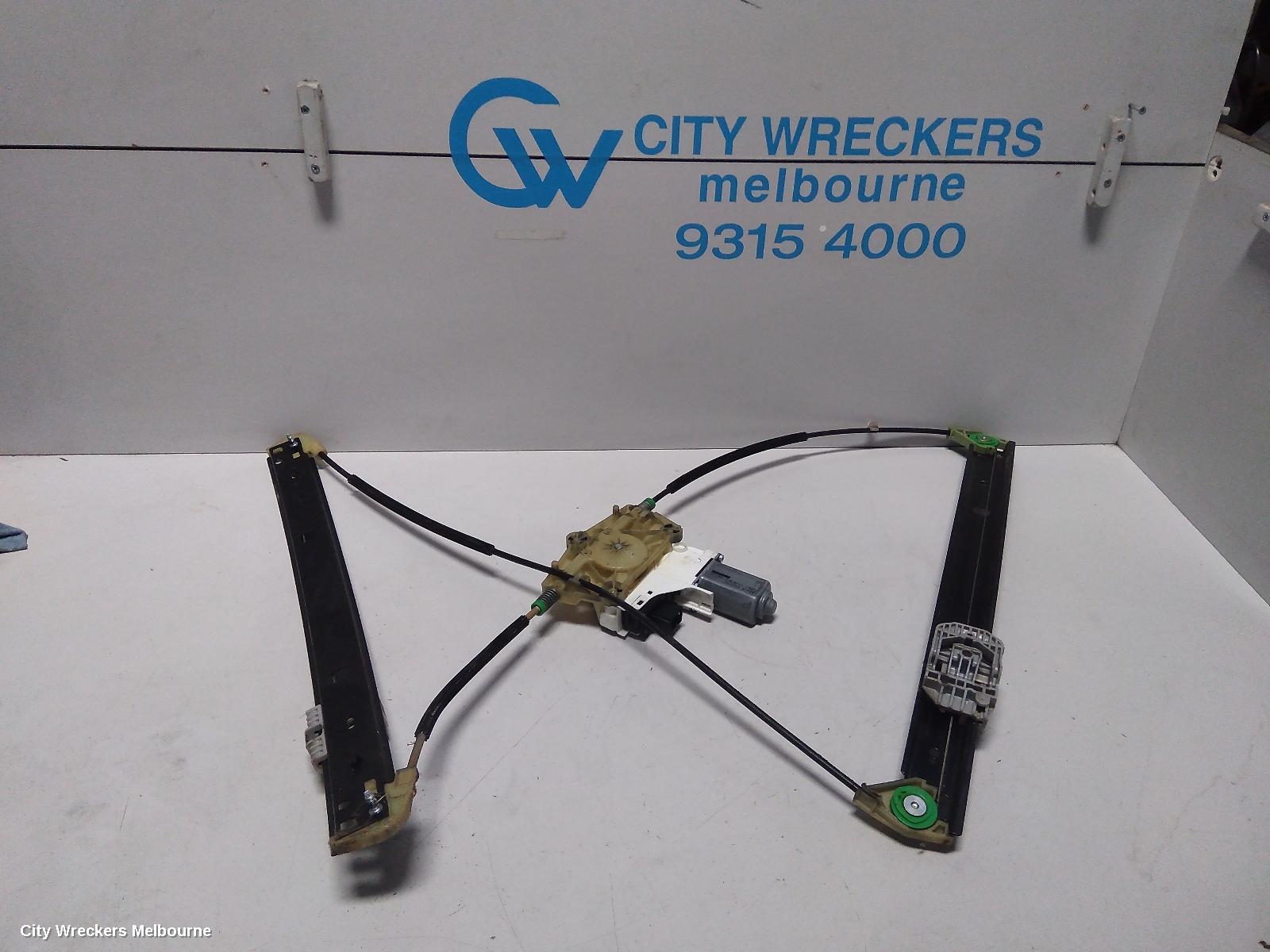 AUDI Q7 LEFT FRONT WINDOW REG/MOTOR, 4L, 09/2006 - 08/2015