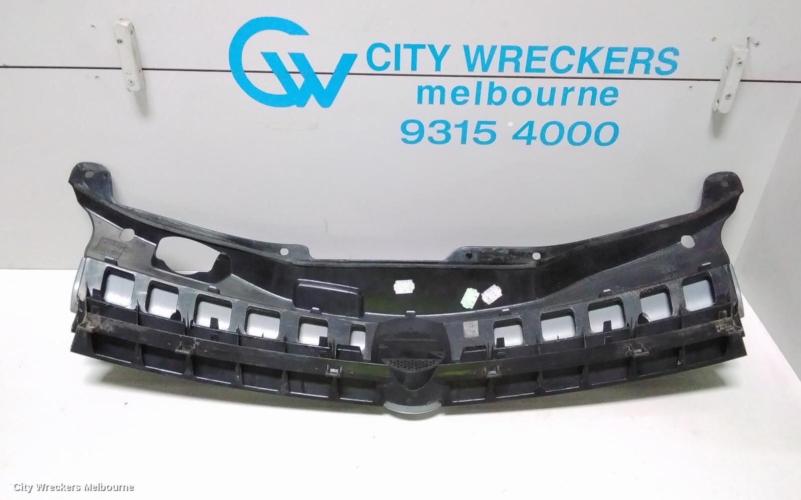 HOLDEN ASTRA GRILLE, AH, RADIATOR GRILLE, HATCH/WAGON, CD/CDX/CDXI/CDTI, W/ COLOUR CODED MOULD TYPE, 10/2004 - 08/2009