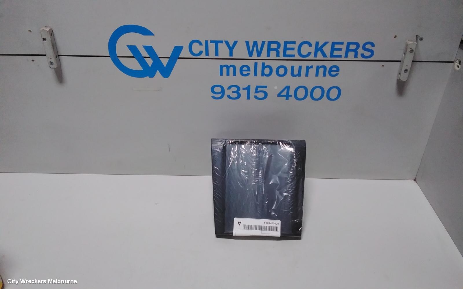 HOLDEN COMMODORE RADIO/CD/DVD/SAT/TV, DISPLAY/CONTROL PANEL ONLY, 6 DISC CD STACKER, SS-V, W/ SAT NAV, VE S1, 08/2006 - 08/2010
