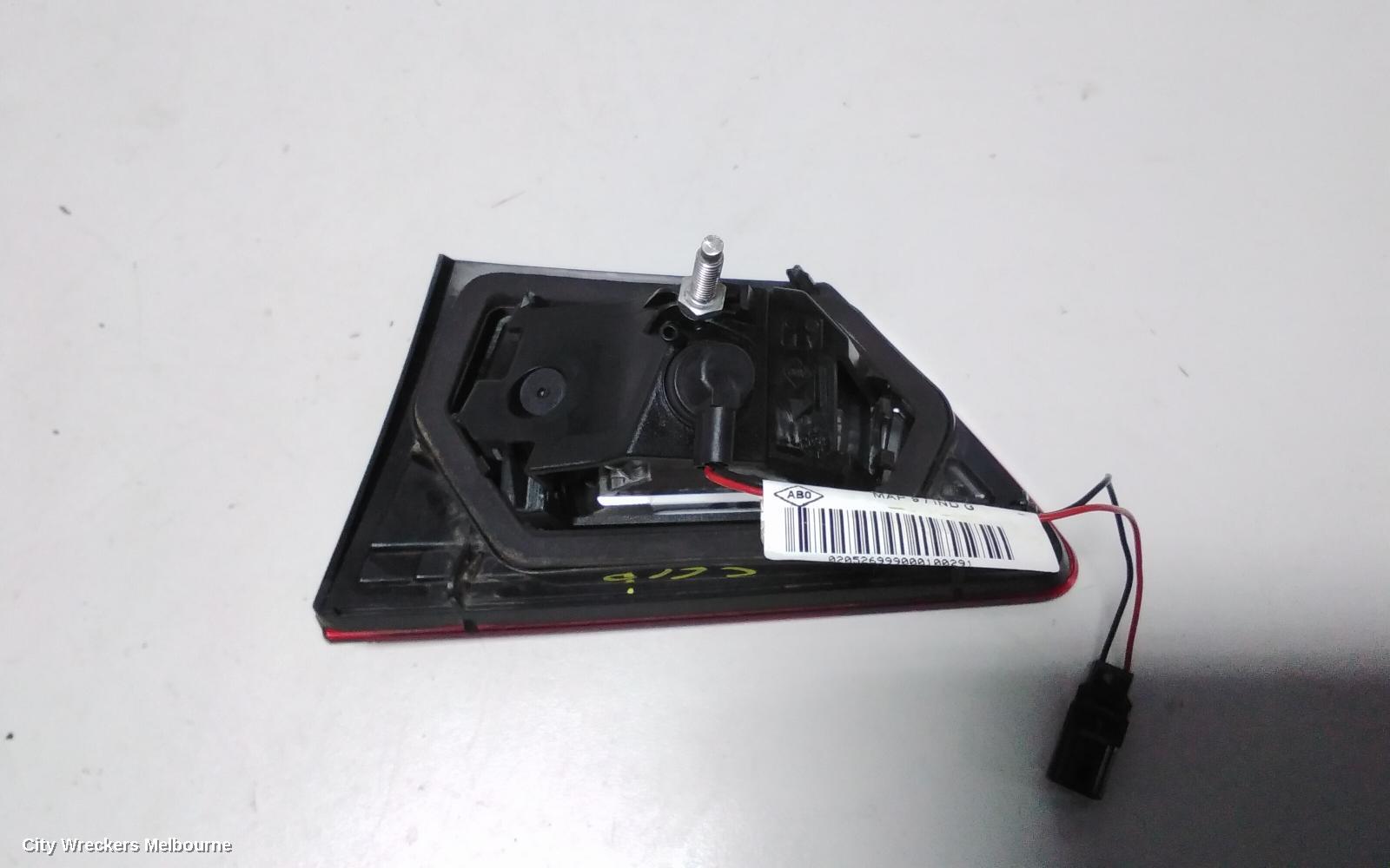 RENAULT CLIO REAR GARNISH, TAILGATE LAMP (LH SIDE), X98, NON LED TYPE, 09/2013 - 10/2019