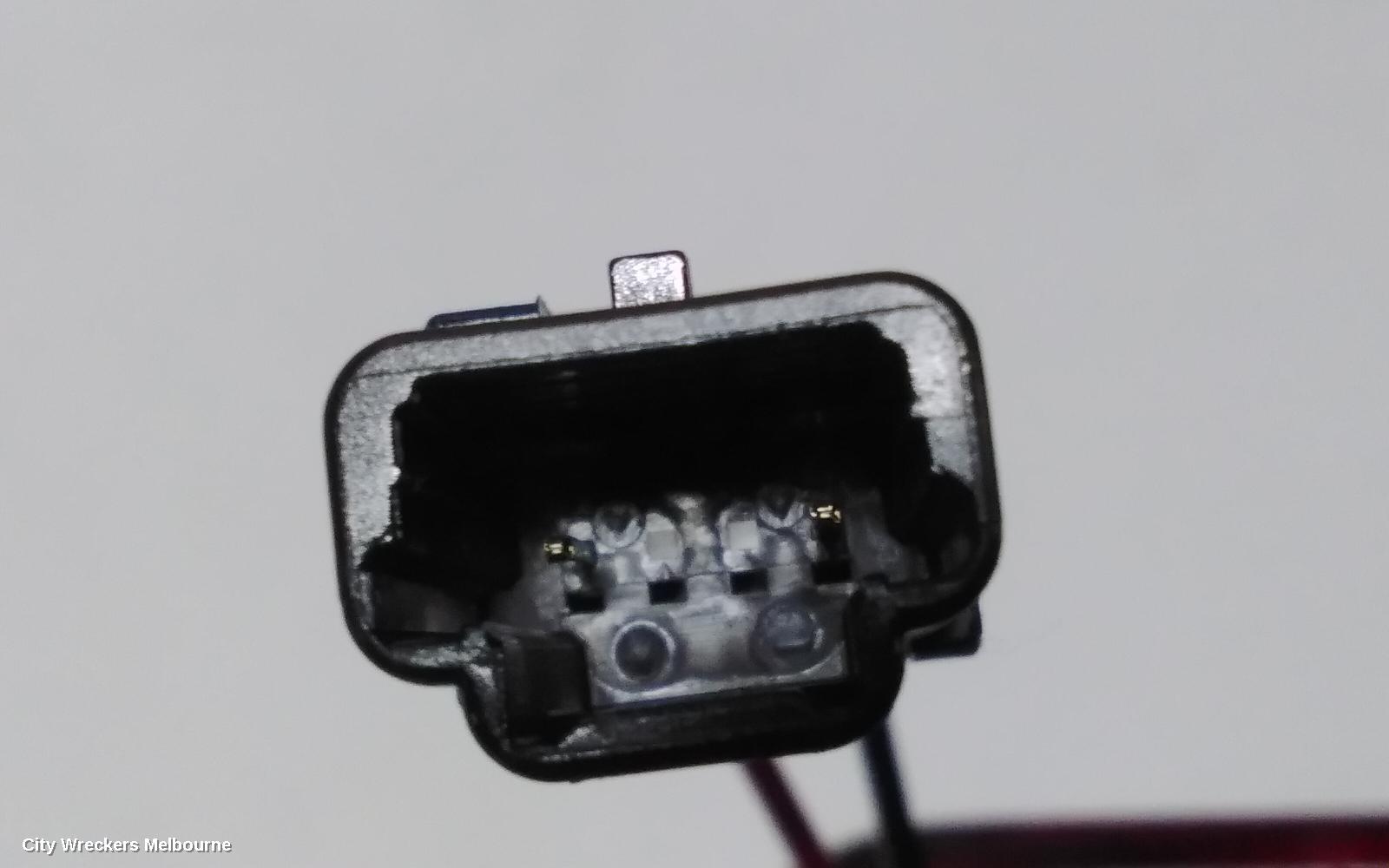 RENAULT CLIO REAR GARNISH, TAILGATE LAMP (LH SIDE), X98, NON LED TYPE, 09/2013 - 10/2019