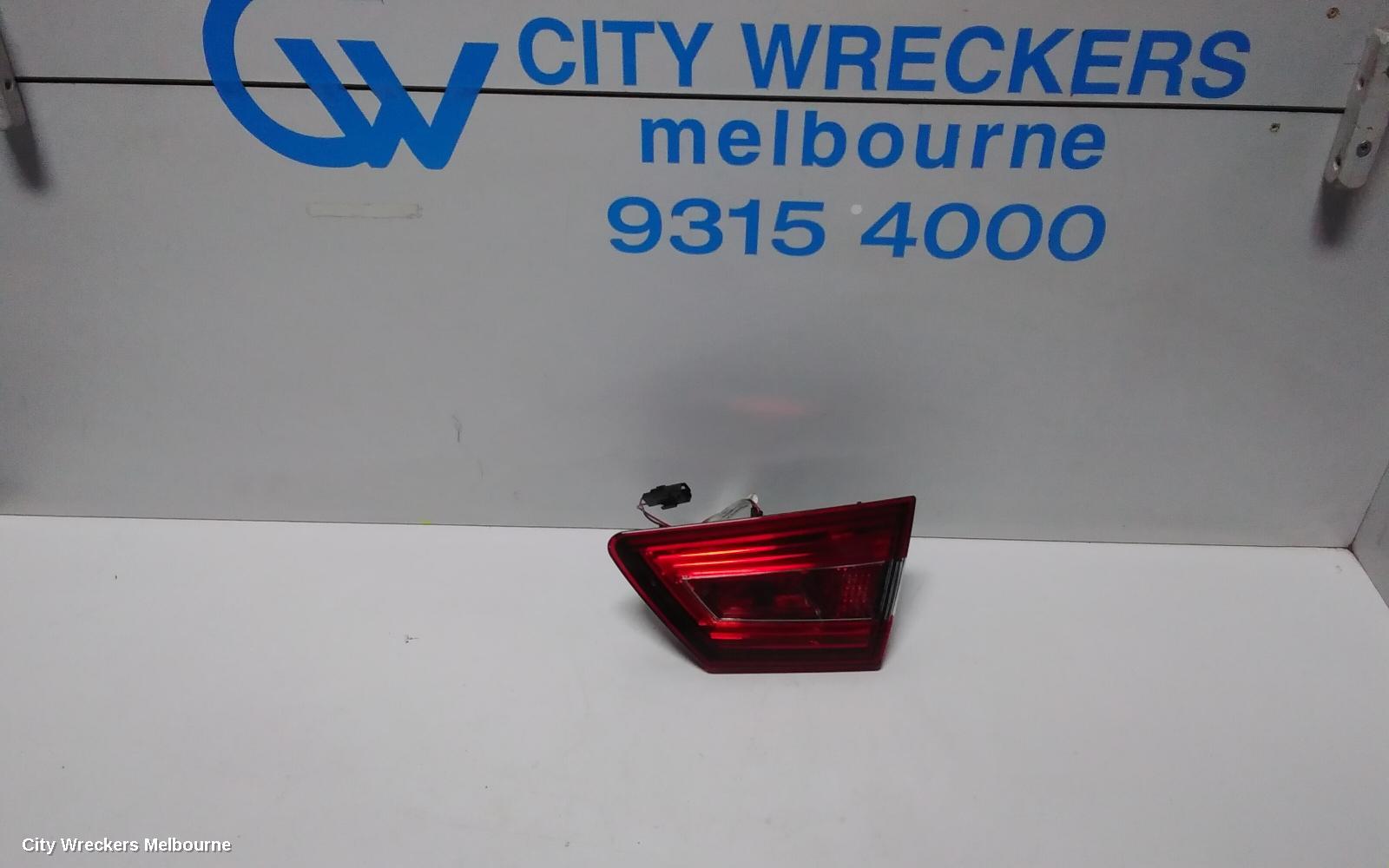 RENAULT CLIO REAR GARNISH, TAILGATE LAMP (RH SIDE), X98, NON LED TYPE, 09/2013 - 10/2019