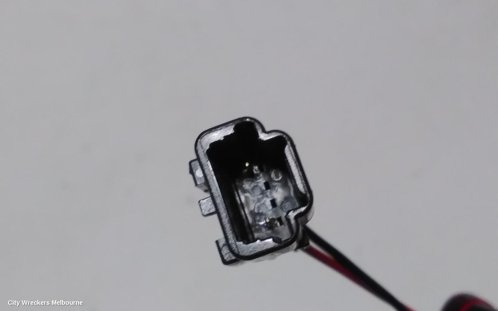 RENAULT CLIO REAR GARNISH, TAILGATE LAMP (RH SIDE), X98, NON LED TYPE, 09/2013 - 10/2019