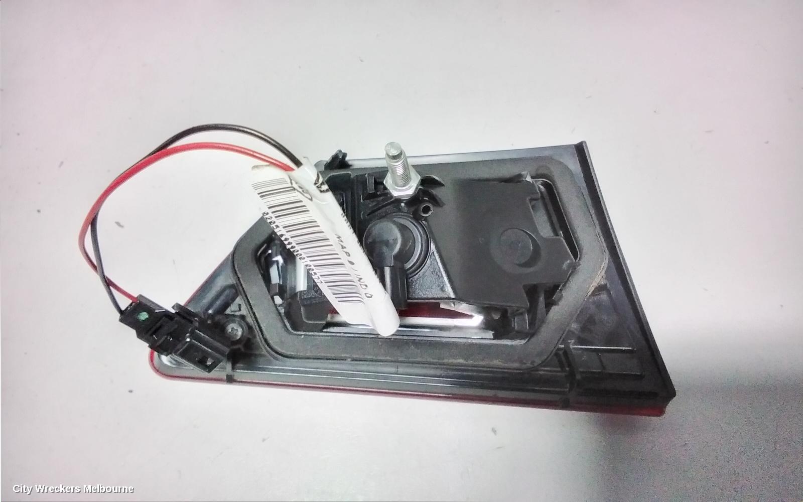 RENAULT CLIO REAR GARNISH, TAILGATE LAMP (RH SIDE), X98, NON LED TYPE, 09/2013 - 10/2019