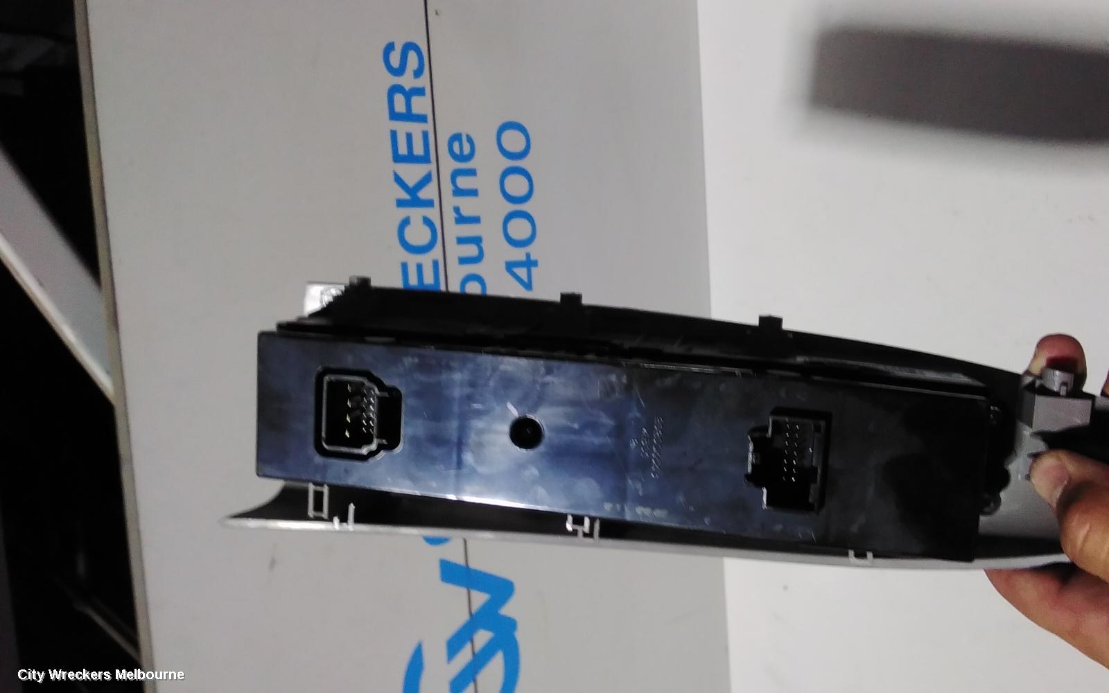 KIA CARNIVAL/GRAND CARNIVAL PWR DR WIND SWITCH, RH FRONT (MASTER SWITCH), W/ POWER SLIDE REAR DOORS TYPE, VQ, 01/2006 - 12/2014