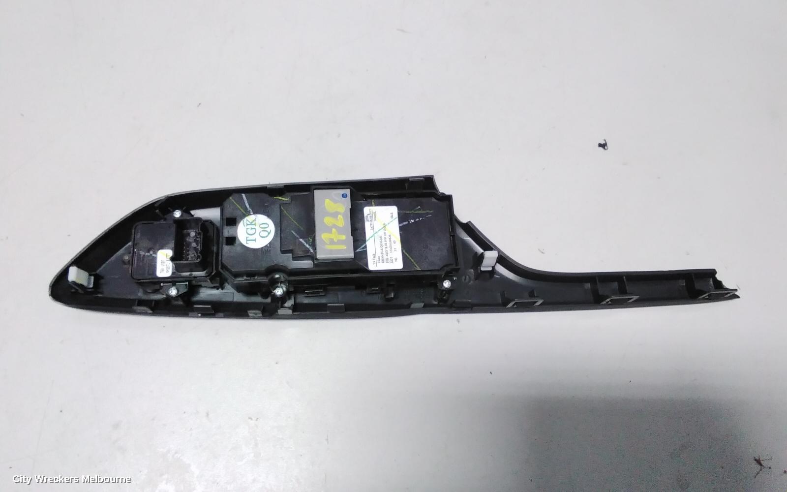 HONDA CIVIC PWR DR WIND SWITCH, RH FRONT (MASTER SWITCH), HATCH, AUTO FOLD TYPE, 10TH GEN, 05/2016 - 08/2021