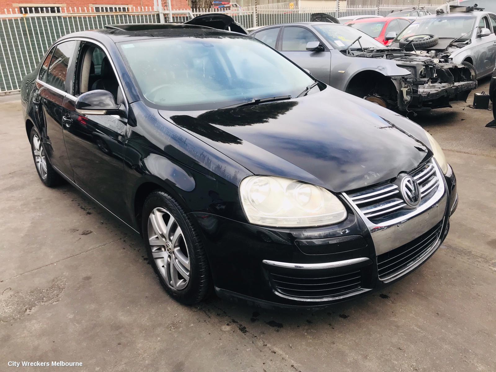 VOLKSWAGEN JETTA LEFT FRONT DOOR, 1KM, 02/2006 - 07/2011