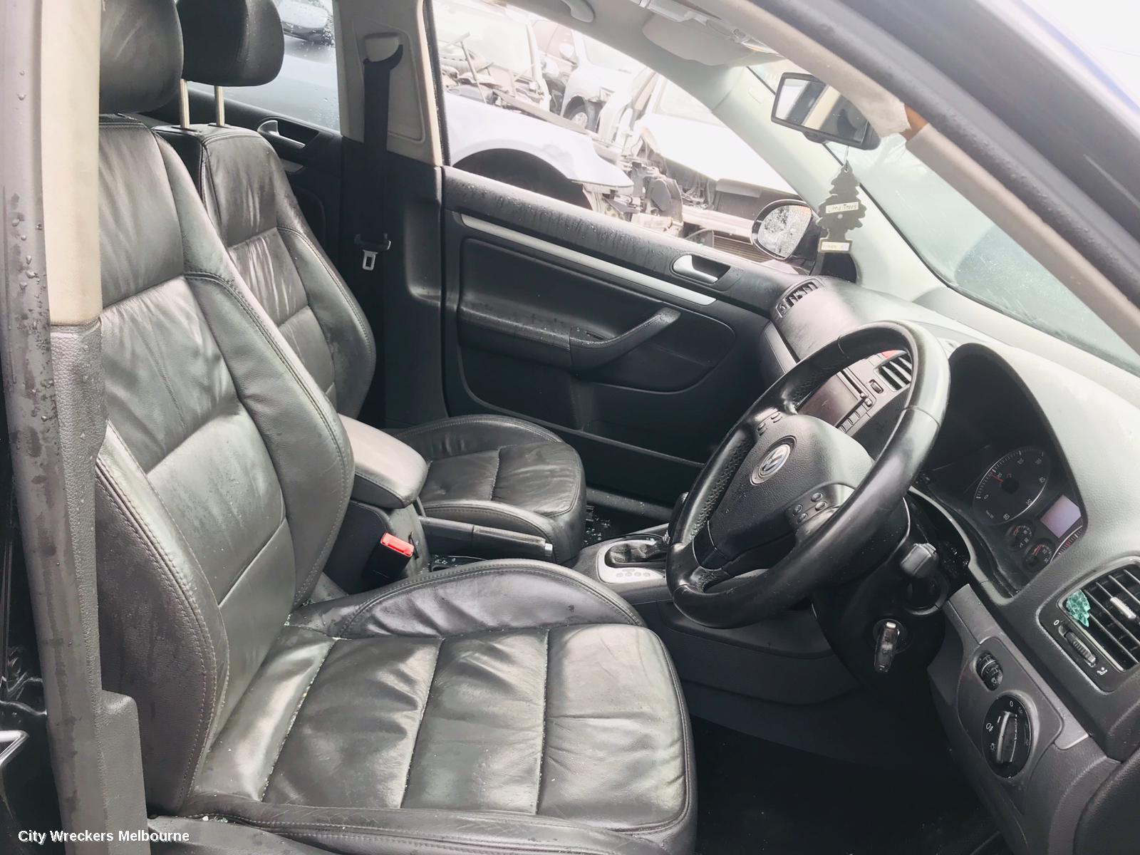 VOLKSWAGEN JETTA LEFT FRONT DOOR, 1KM, 02/2006 - 07/2011