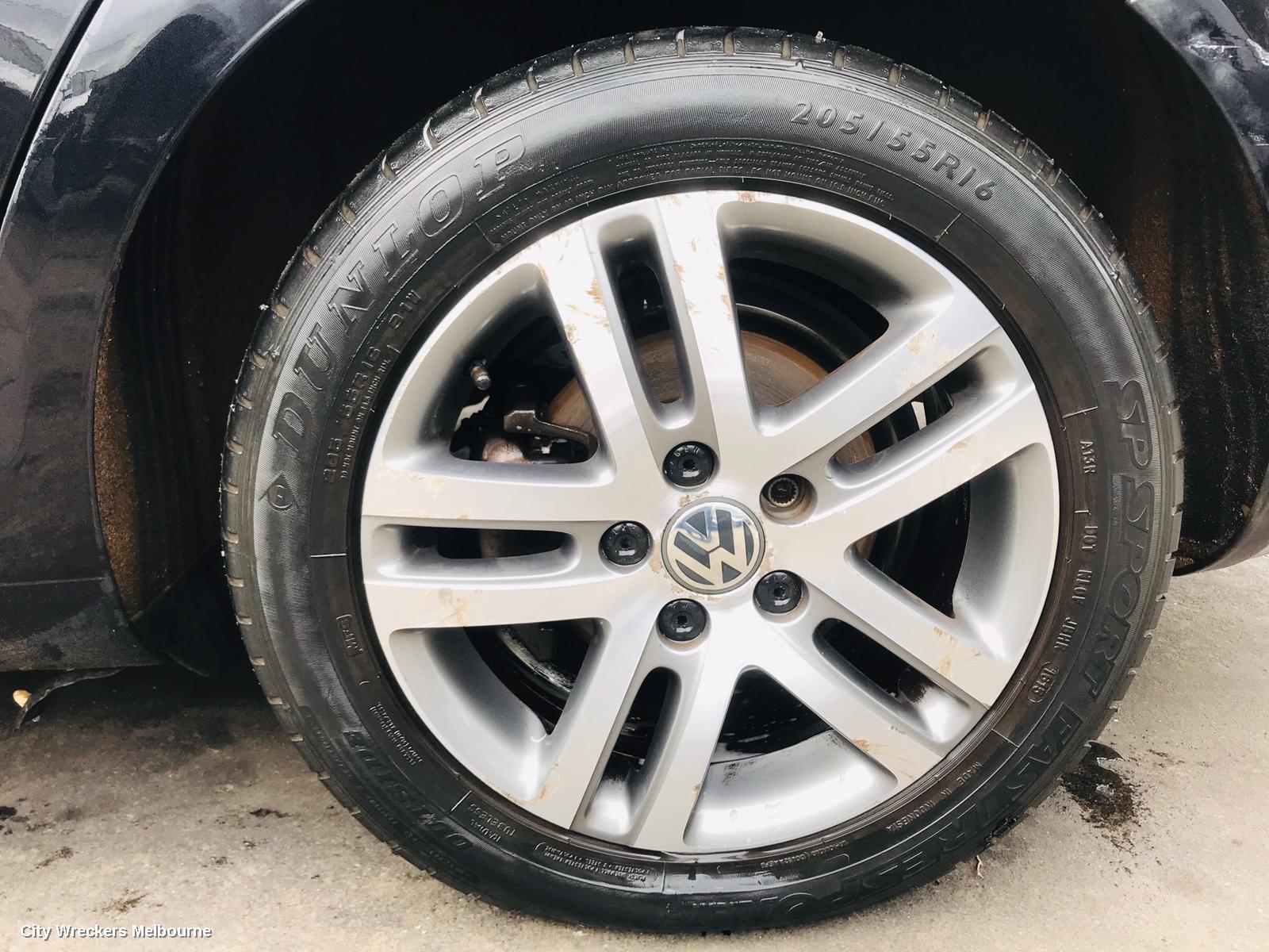 VOLKSWAGEN JETTA LEFT FRONT DOOR, 1KM, 02/2006 - 07/2011