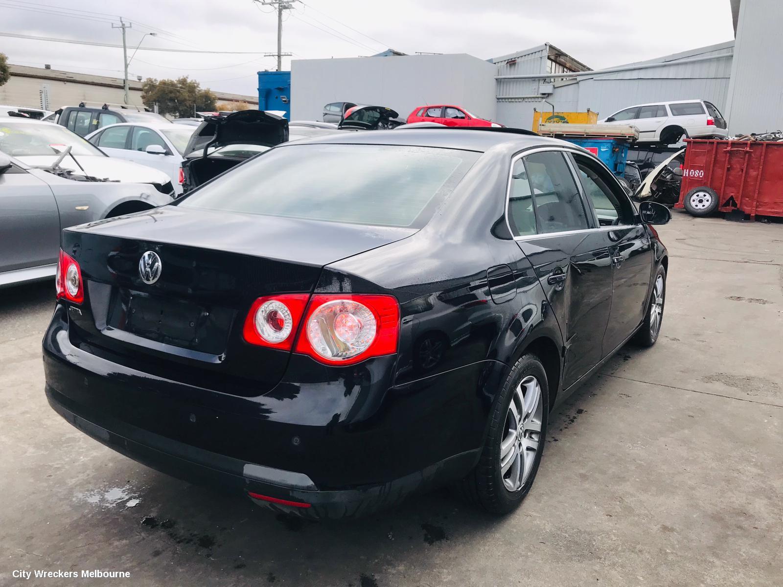 VOLKSWAGEN JETTA LEFT FRONT DOOR, 1KM, 02/2006 - 07/2011