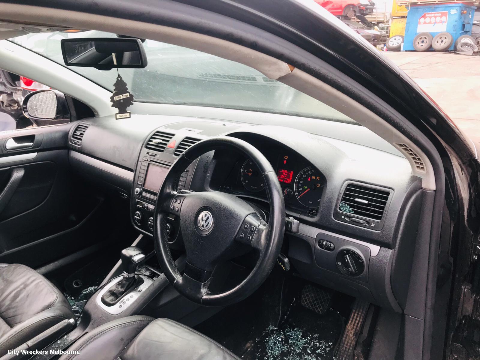 VOLKSWAGEN JETTA LEFT FRONT DOOR, 1KM, 02/2006 - 07/2011