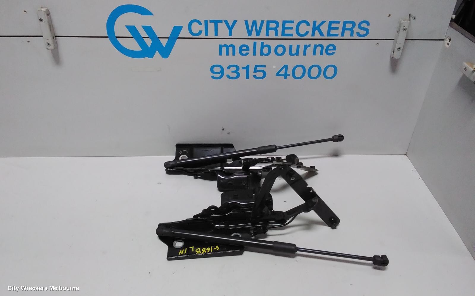 HOLDEN COMMODORE BONNET HINGE/STRUT, ZB, 10/2017 - 12/2020