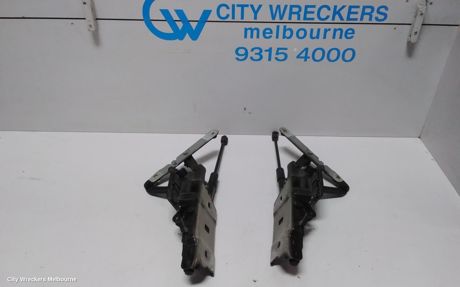 HOLDEN COMMODORE BONNET HINGE/STRUT, ZB, 10/2017 - 12/2020