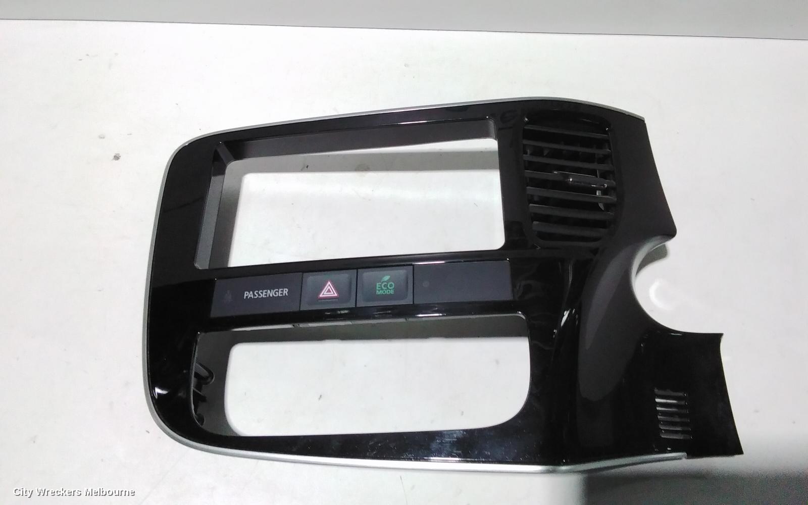 MITSUBISHI OUTLANDER, ZK, 04/2015 - 07/2021, FACIA: 78405