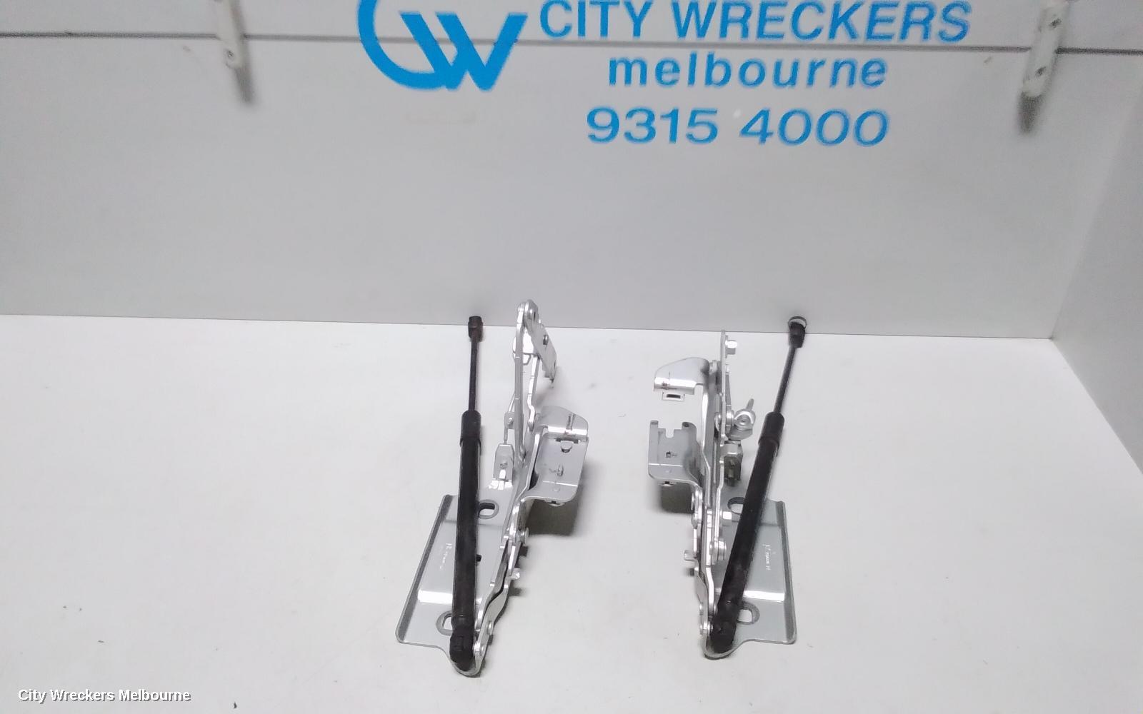 HOLDEN COMMODORE BONNET HINGE/STRUT, ZB, 10/2017 - 12/2020
