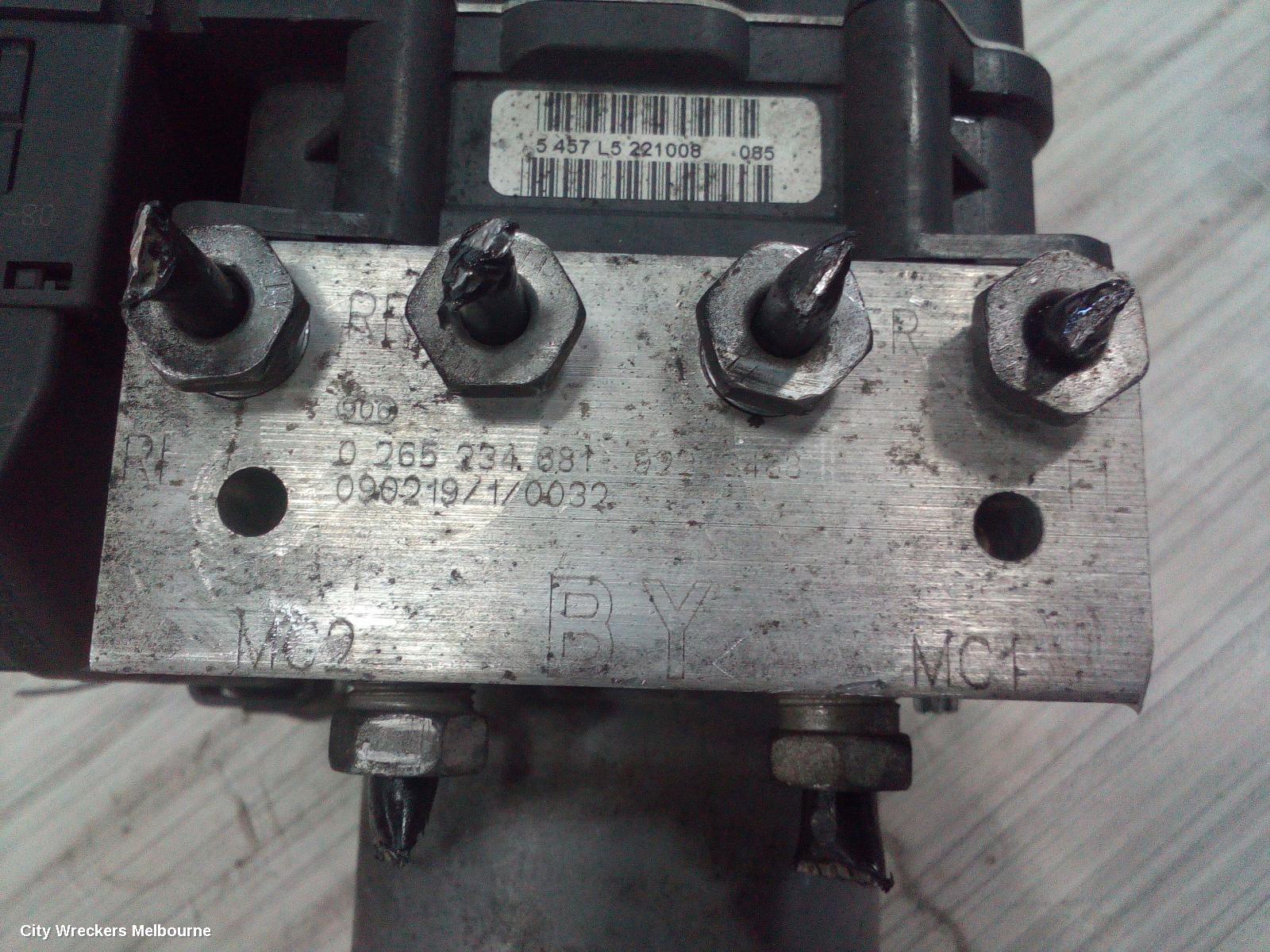 HOLDEN COMMODORE ABS PUMP/MODULATOR, VE, W/ TRACTION CONTROL TYPE, 08/2006 - 08/2010