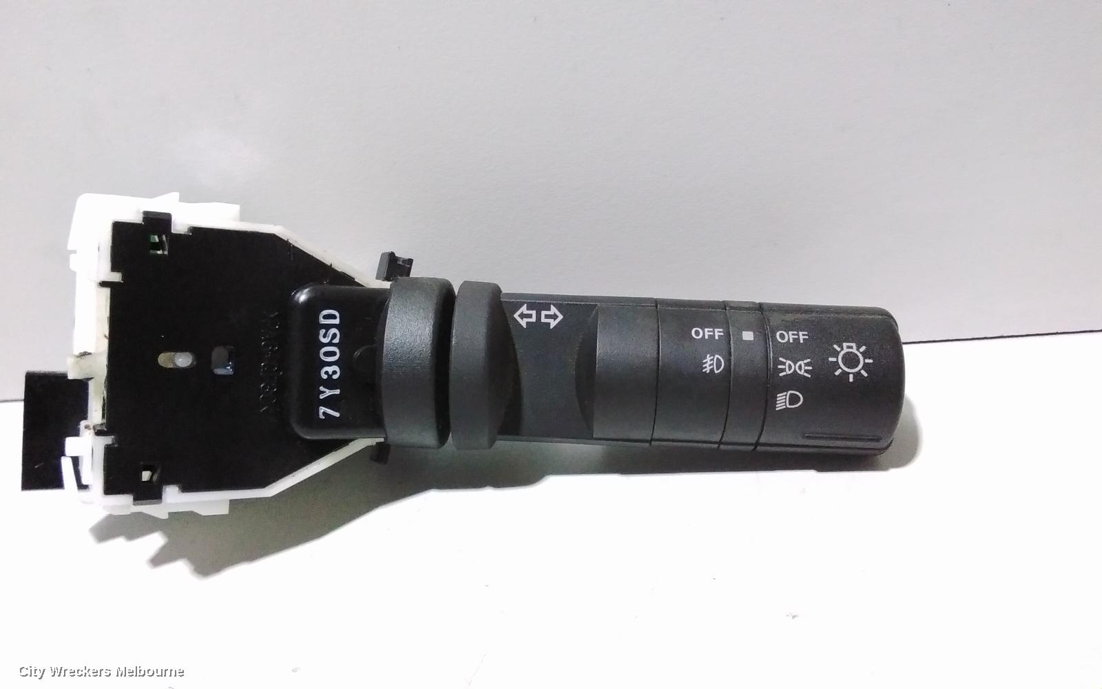 NISSAN NAVARA COMBINATION SWITCH, D40, FLASHER SWITCH, NON DRIVING LAMP TYPE, 09/2005 - 08/2015