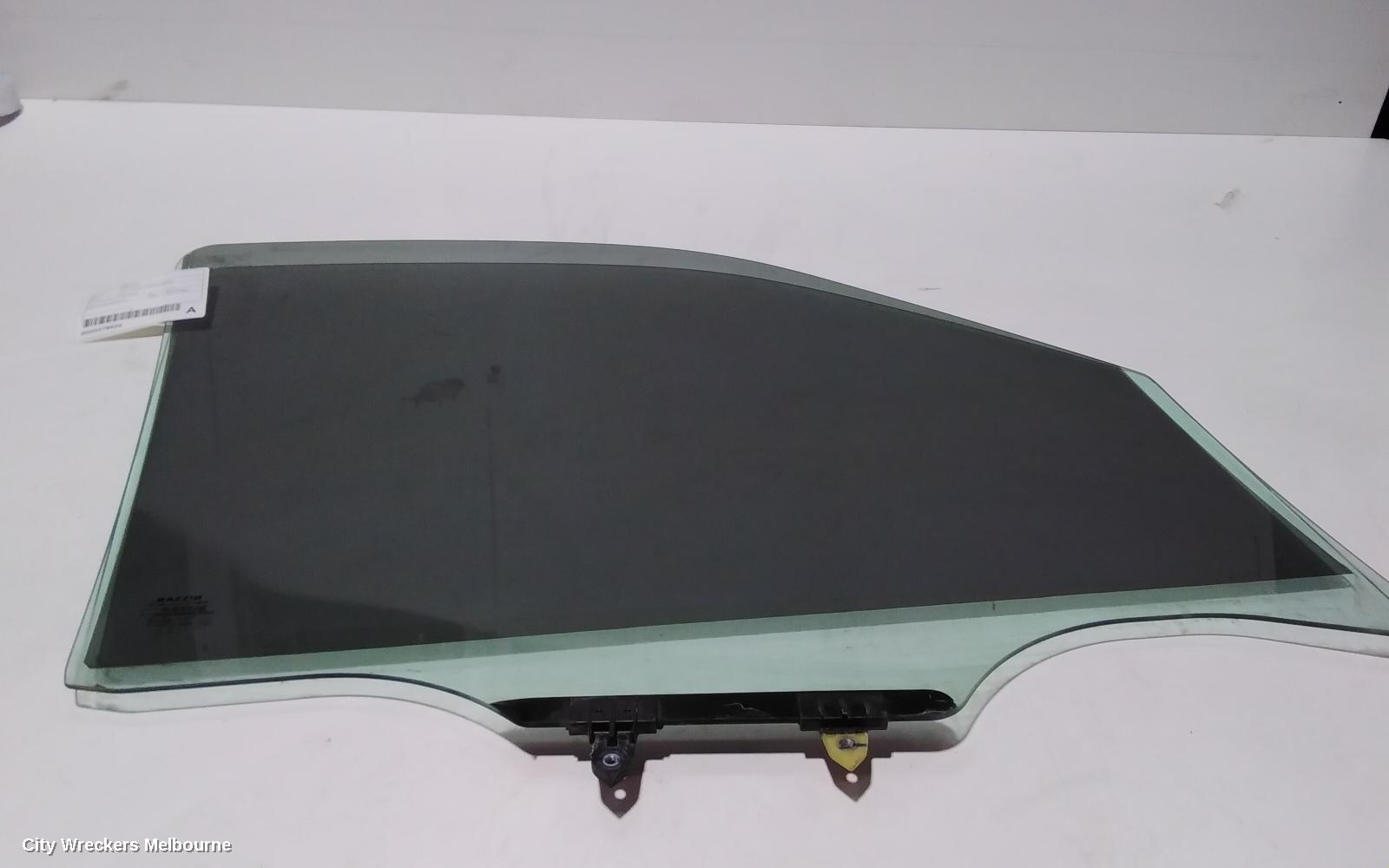 NISSAN NAVARA LEFT FRONT DOOR WINDOW, D40 (VIN VSK), 09/2005 - 08/2015