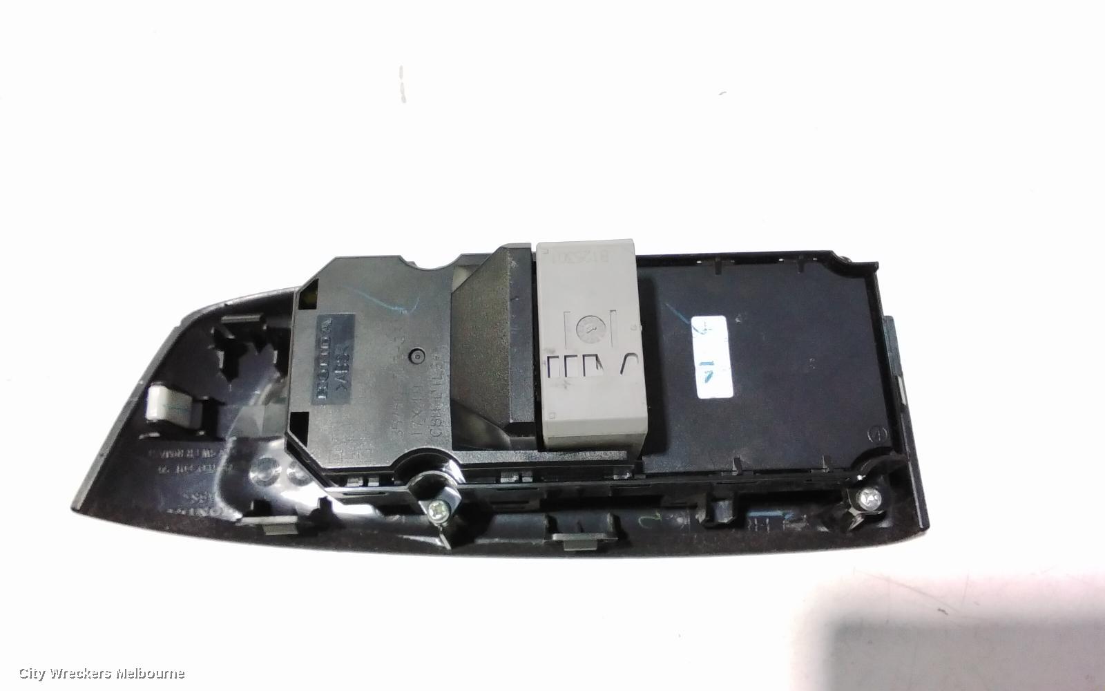 HONDA ACCORD PWR DR WIND SWITCH, RH FRONT (MASTER SWITCH), 8TH GEN, EURO (VIN JHMCU), LUXURY, 07/2011 ONWARDS