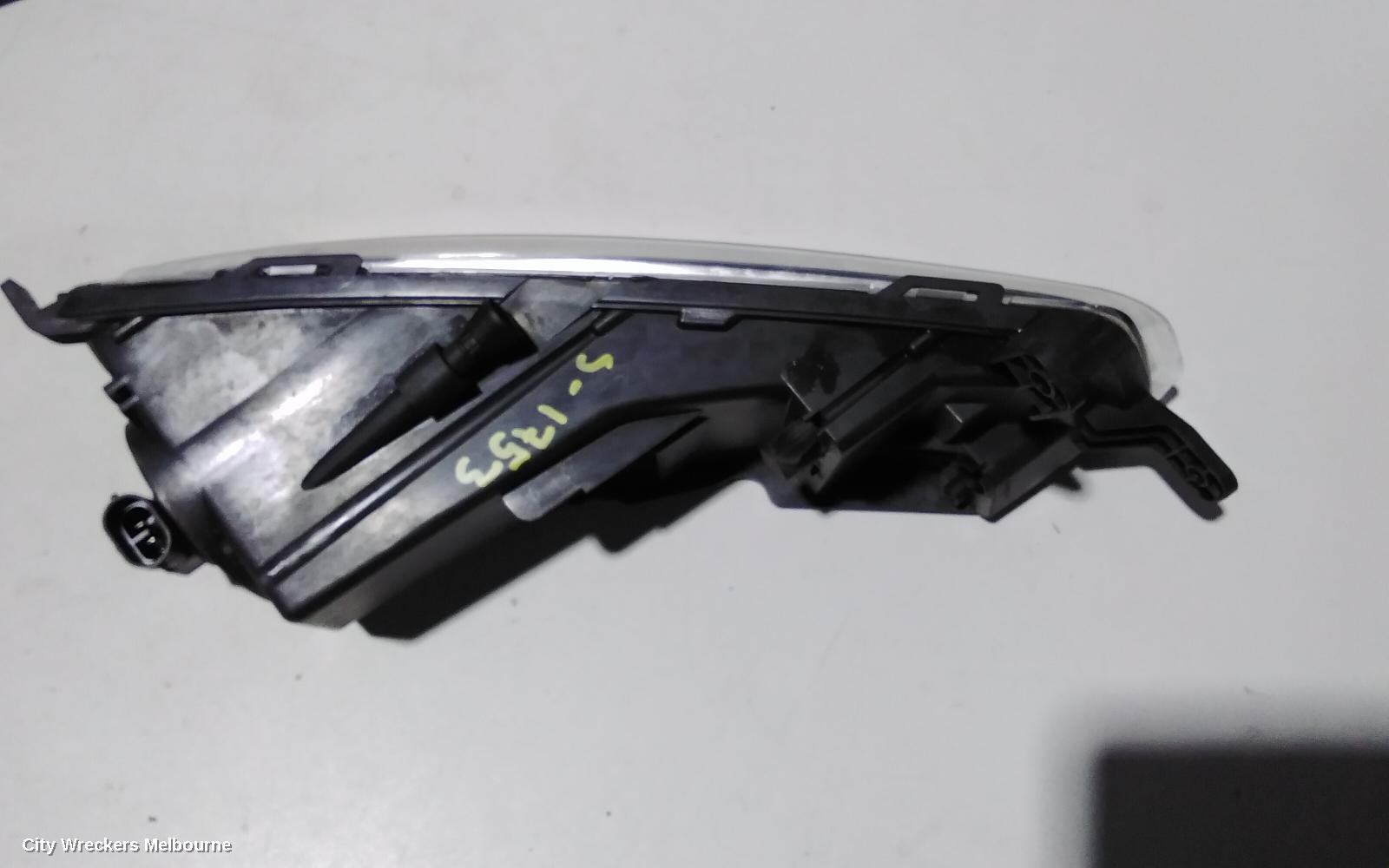 VOLKSWAGEN PASSAT RIGHT INDICATOR/FOG/SIDE, BUMPER FOGLAMP, 3CC, SEDAN, 03/2012 - 12/2016