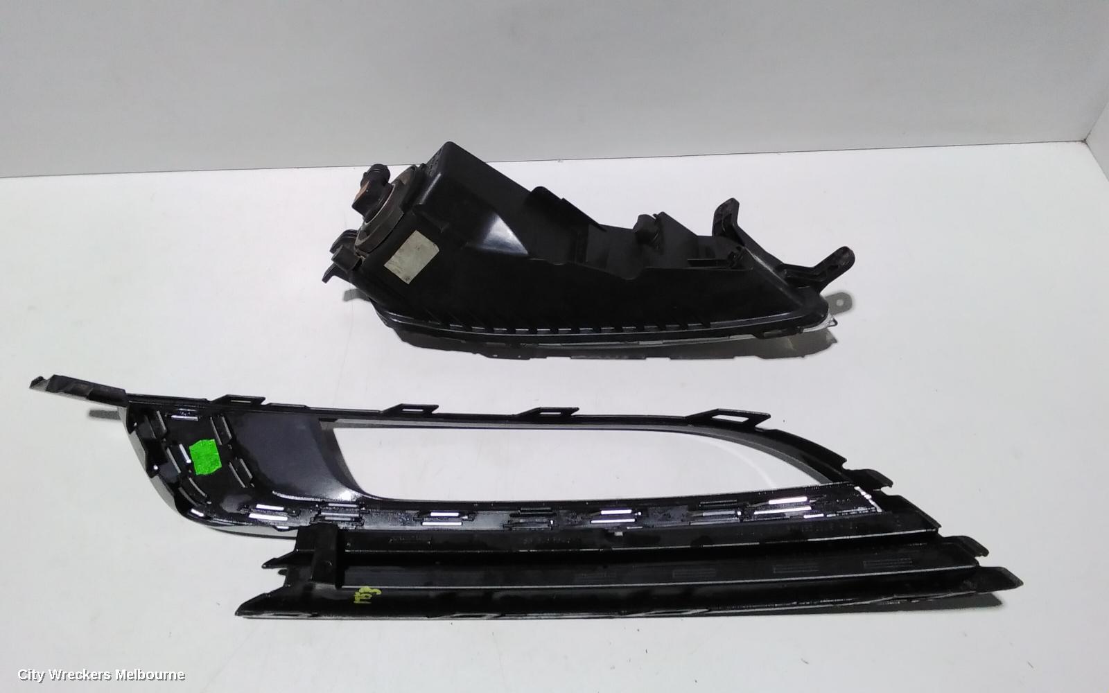 VOLKSWAGEN PASSAT RIGHT INDICATOR/FOG/SIDE, BUMPER FOGLAMP, 3CC, SEDAN, 03/2012 - 12/2016