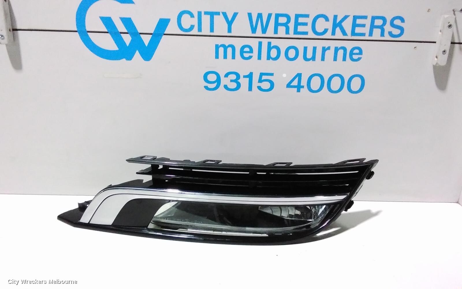 VOLKSWAGEN PASSAT RIGHT INDICATOR/FOG/SIDE, BUMPER FOGLAMP, 3CC, SEDAN, 03/2012 - 12/2016