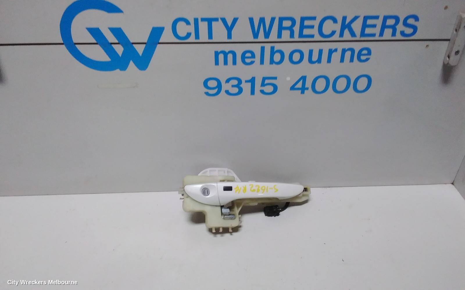 HYUNDAI VELOSTER DOOR HANDLE, OUTER, RH FRONT, NON SENSOR TYPE, FS, 02/2012 - 02/2018