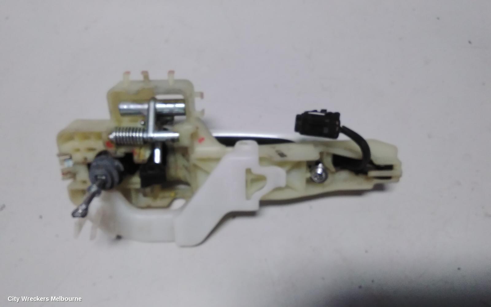 HYUNDAI VELOSTER DOOR HANDLE, OUTER, RH FRONT, NON SENSOR TYPE, FS, 02/2012 - 02/2018