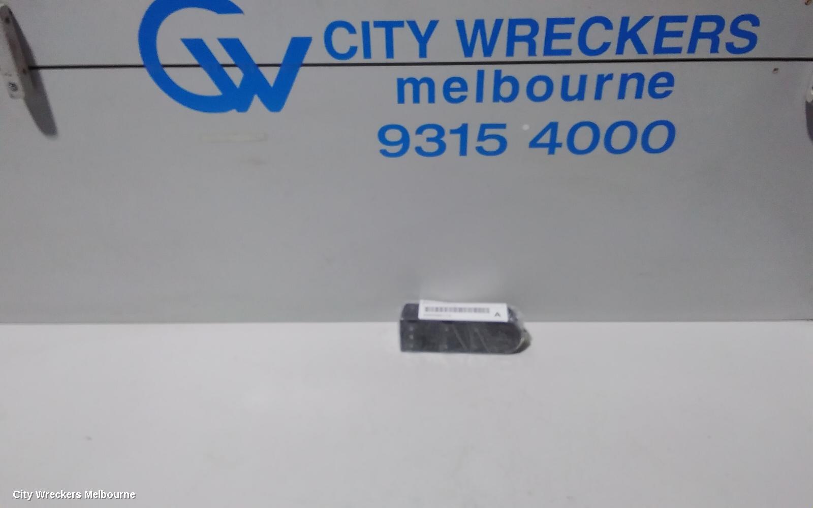 HOLDEN ASTRA PWR DR WIND SWITCH, AH, RH FRONT (MASTER SWITCH), 4 SWITCH TYPE (18 PIN), 10/2004 - 08/2009