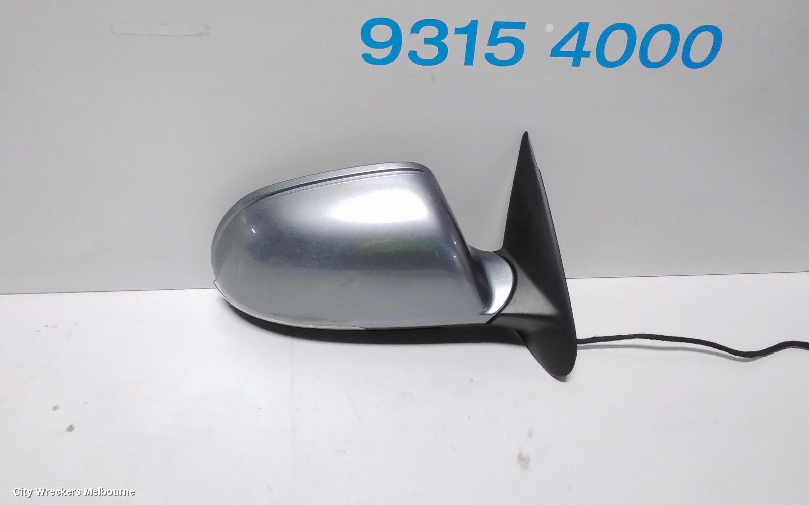 SKODA OCTAVIA RIGHT DOOR MIRROR, 1Z, ELEGANCE/SCOUT, MANUAL FOLD, W/ SURROUND LIGHT TYPE (6XD), 02/2009 - 10/2013