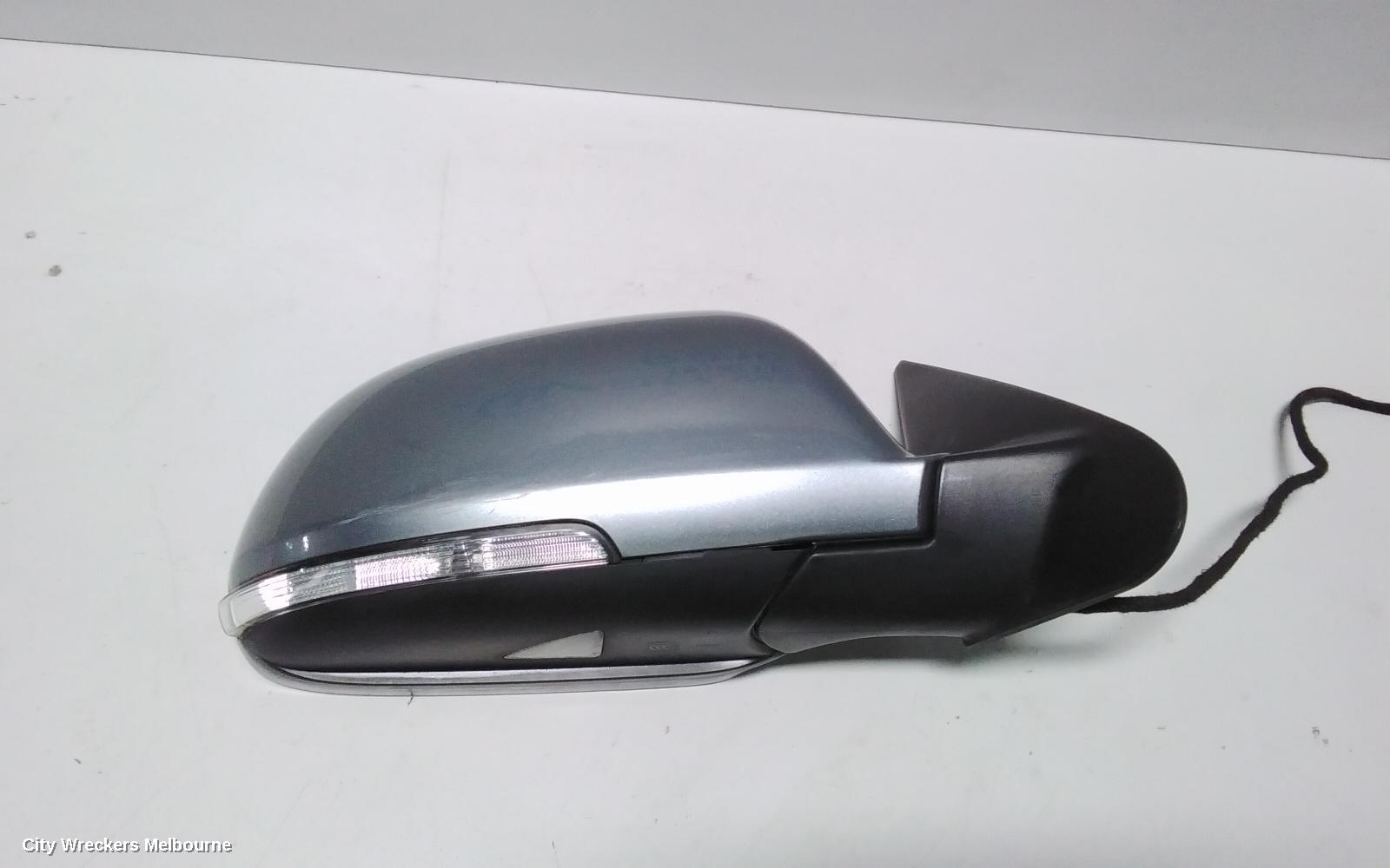 SKODA OCTAVIA RIGHT DOOR MIRROR, 1Z, ELEGANCE/SCOUT, MANUAL FOLD, W/ SURROUND LIGHT TYPE (6XD), 02/2009 - 10/2013
