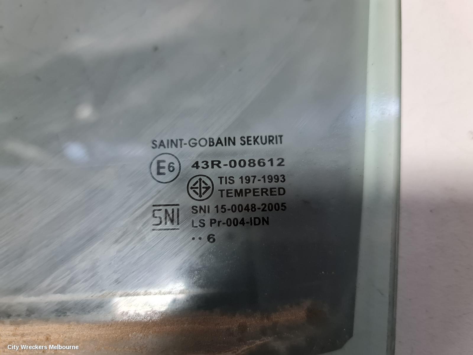 MITSUBISHI TRITON LEFT FRONT DOOR WINDOW, SINGLE/DUAL CAB, MQ, 04/2015 ONWARDS