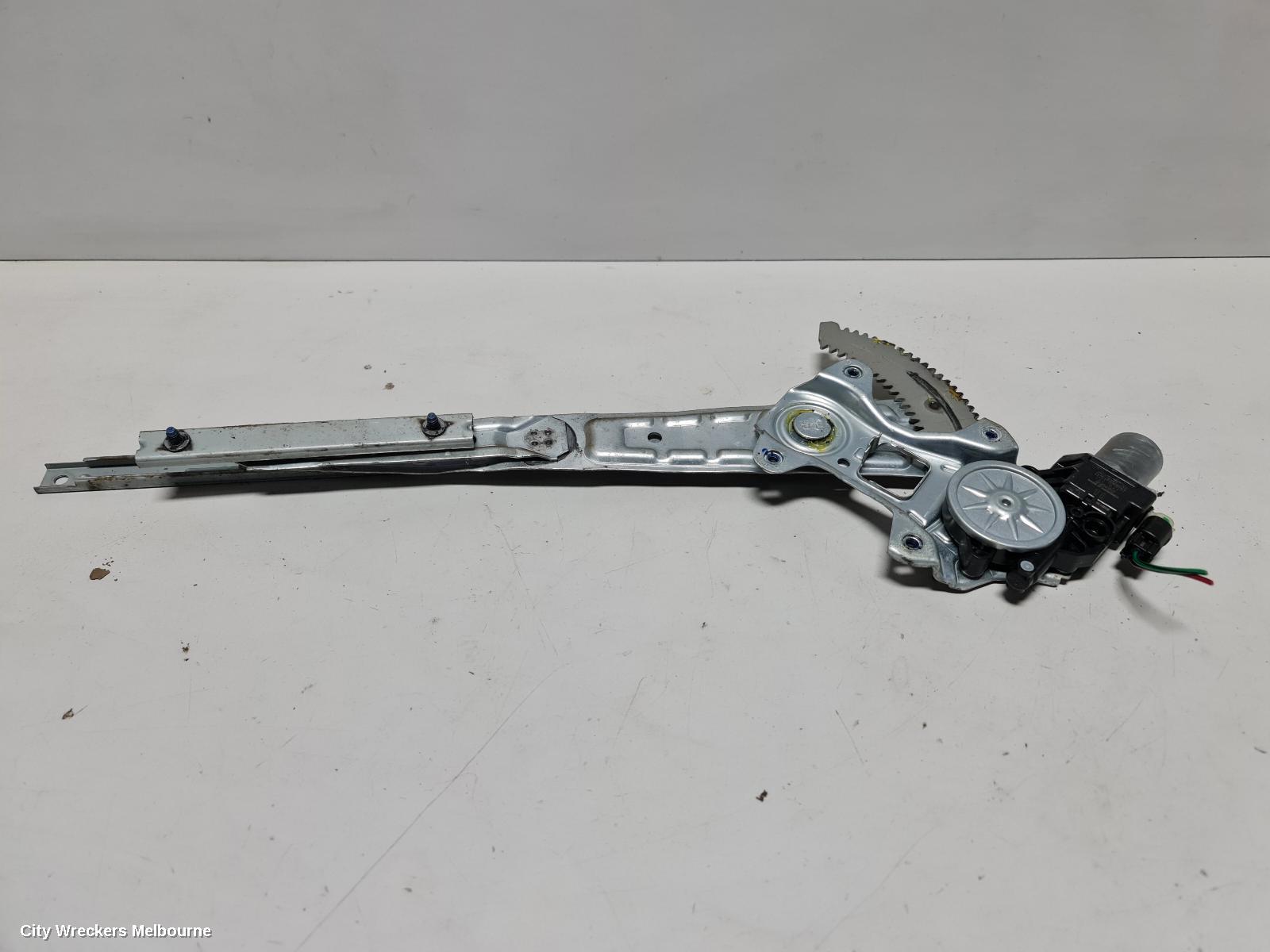 MITSUBISHI TRITON LEFT FRONT WINDOW REG/MOTOR, MQ-MR, 03/2015 - 10/2023