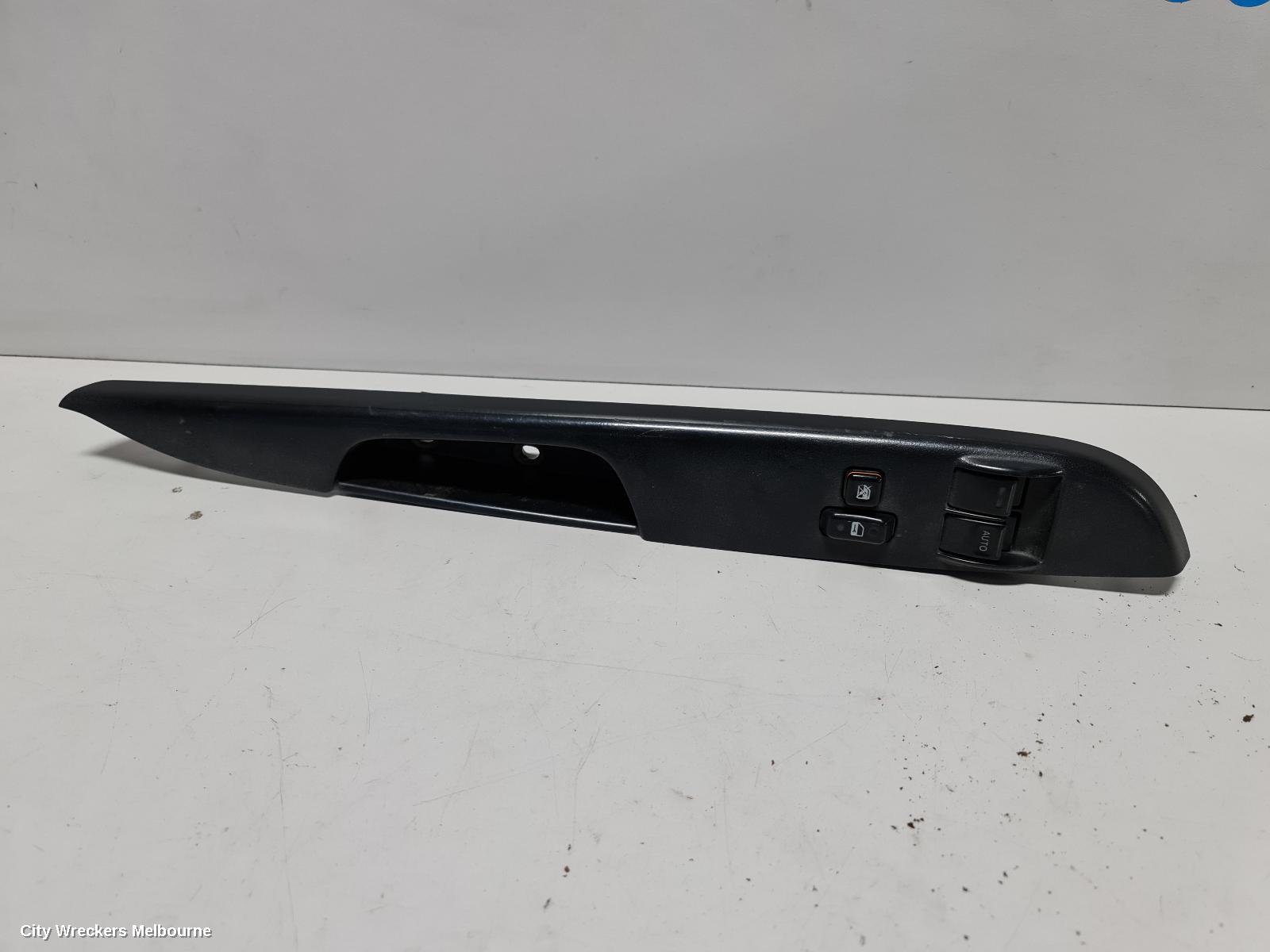 TOYOTA HIACE PWR DR WIND SWITCH, RH FRONT (MASTER SWITCH), TRH/KDH, 03/2014 - 04/2019