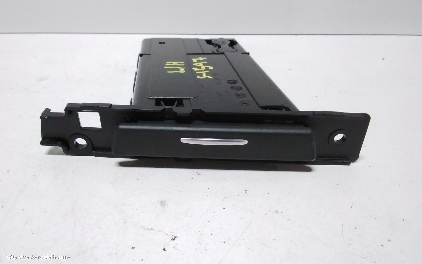BMW 3 SERIES, E90, 03/2005 - 12/2013, CUPHOLDER LEFT (PASSENGER) - TESTED WORKS: 78865