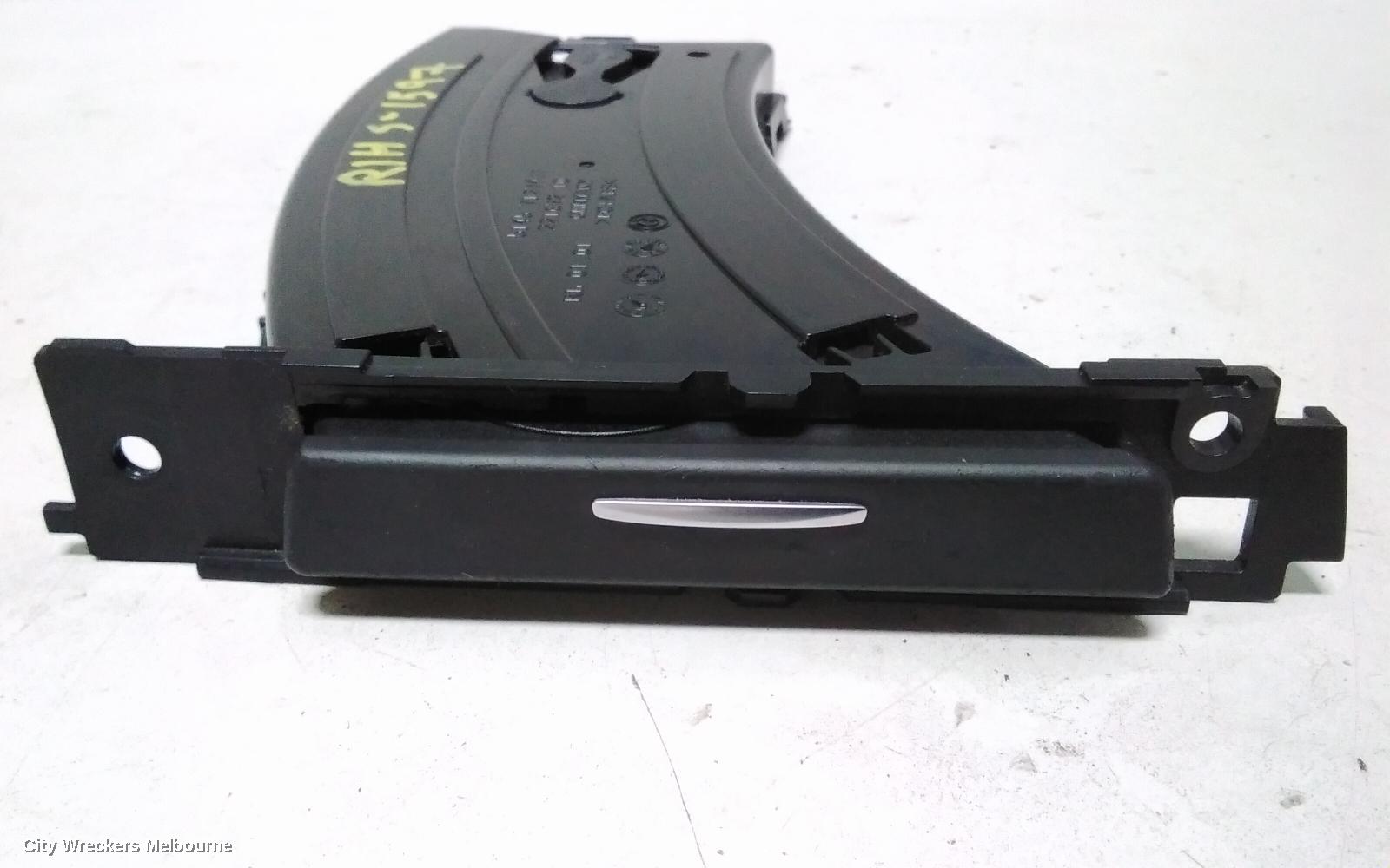 BMW 3 SERIES, E90, 03/2005 - 12/2013, CUPHOLDER RIGHT (DRIVER SIDE) - TESTED WORKS: 78866