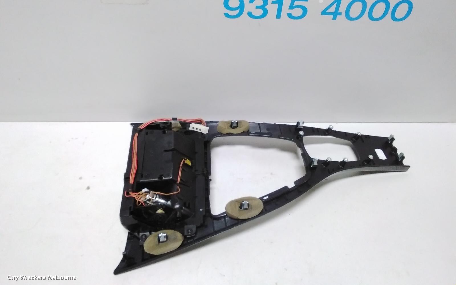 BMW 3 SERIES, E90, 03/2005 - 12/2013, SHIFTER SURROUND + CUPHOLDER: 78871
