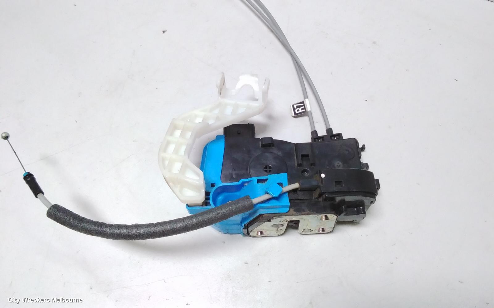 HYUNDAI VELOSTER DOOR/BOOT/GATE LOCK, RIGHT FRONT DOOR LOCK, FS, W/ KEYLESS ENTRY TYPE, 12/2011 - 02/2018