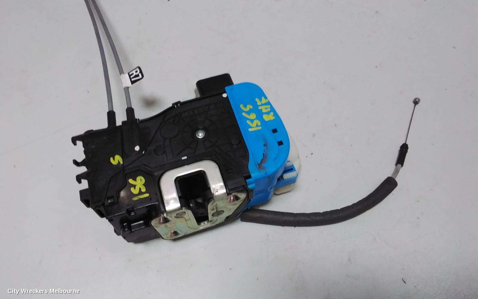 HYUNDAI VELOSTER DOOR/BOOT/GATE LOCK, RIGHT FRONT DOOR LOCK, FS, W/ KEYLESS ENTRY TYPE, 12/2011 - 02/2018