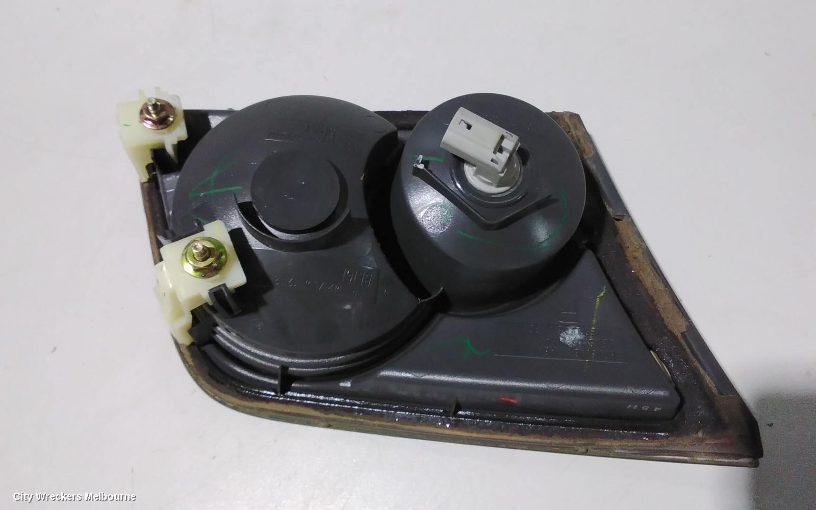 MAZDA 6 REAR GARNISH, BOOTLID LAMP (RH SIDE), GG/GY, SEDAN, 09/2002 - 07/2005