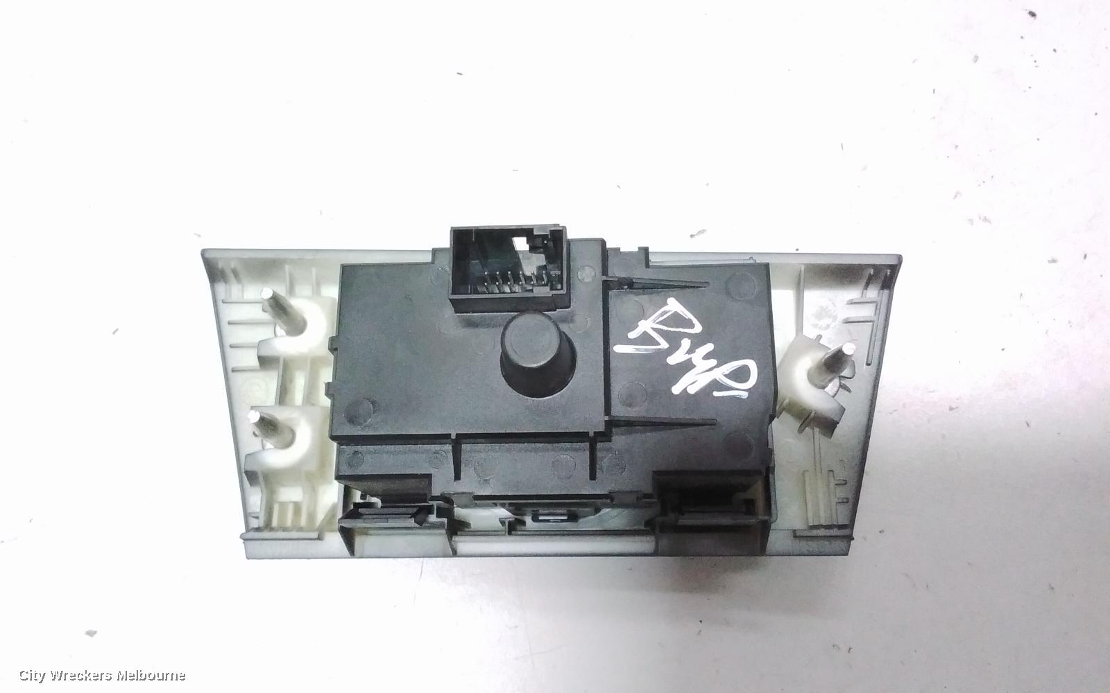BMW 3 SERIES, E90, 03/2005 - 12/2013, HEADLIGHT SWITCH -P/N 6 932 796 04: 78885