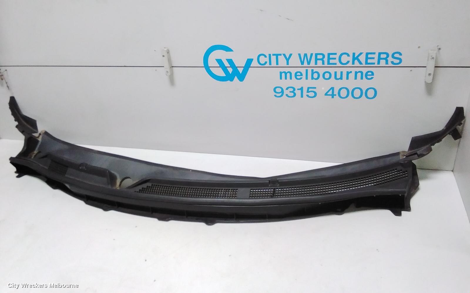 RENAULT KALEOS PLENUM CHAMBER, H45 11/2011 - 08/2013