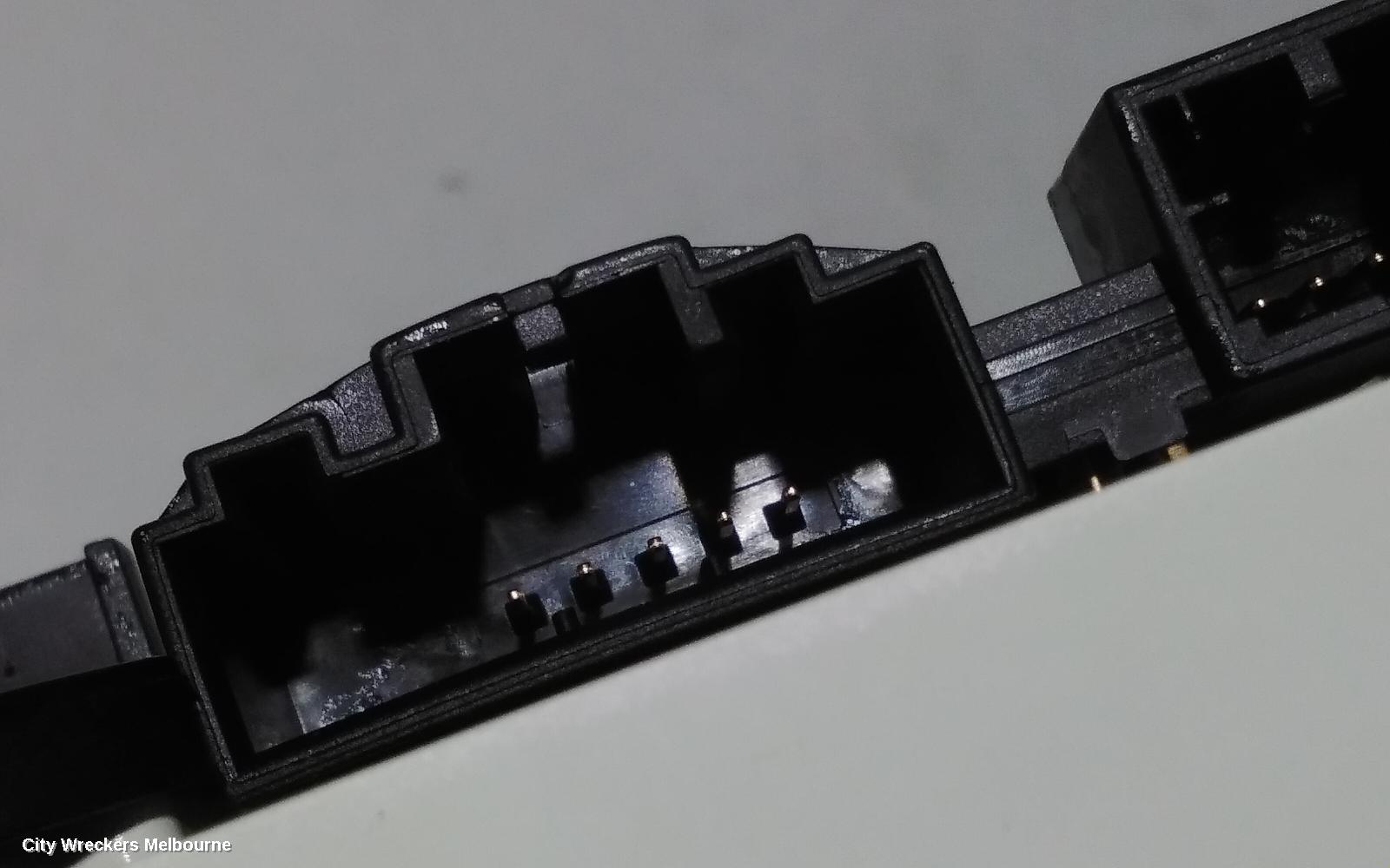 AUDI Q5 COURTESY LIGHT, FRONT (CENTRE), NON SUNROOF CONTROLS, 8R, 03/2009 - 01/2017
