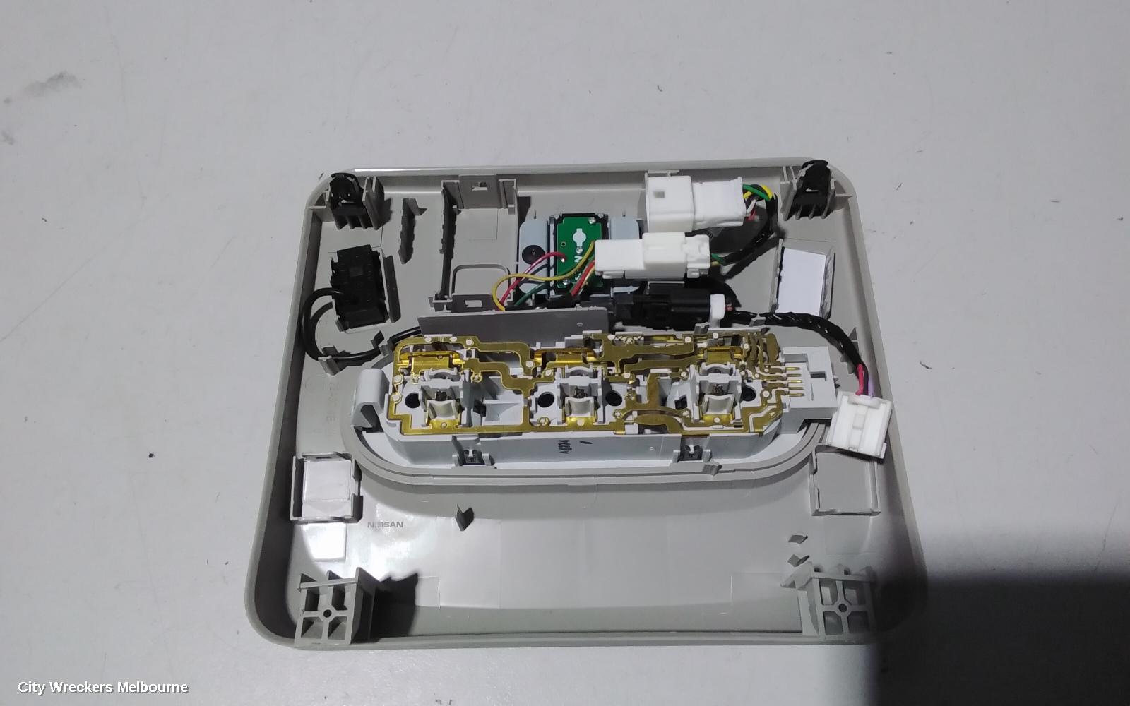 NISSAN QASHQAI COURTESY LIGHT, J11, 12/2013 - 07/2021